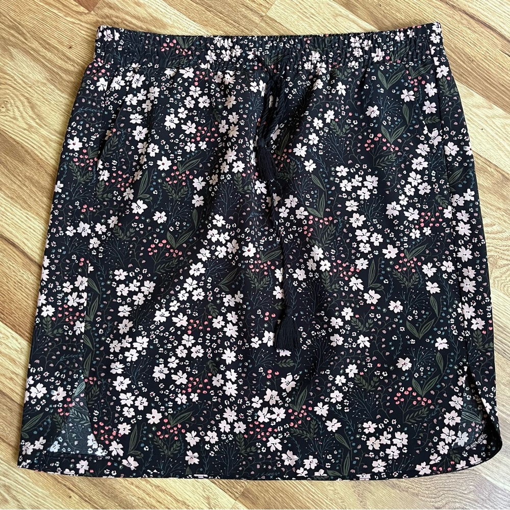 LOFT Black Floral Pencil Skirt